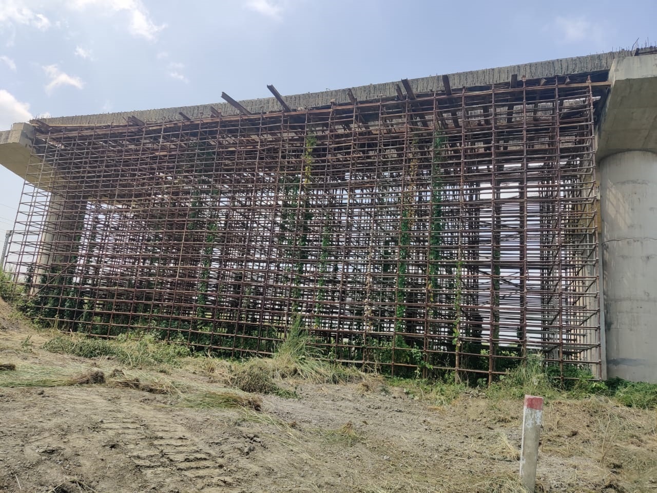 The span collapsed: निर्माणाधीन बख्तियारपुर-ताजपुर गंगा महासेतु का एक स्पैन टूटकर गिरा