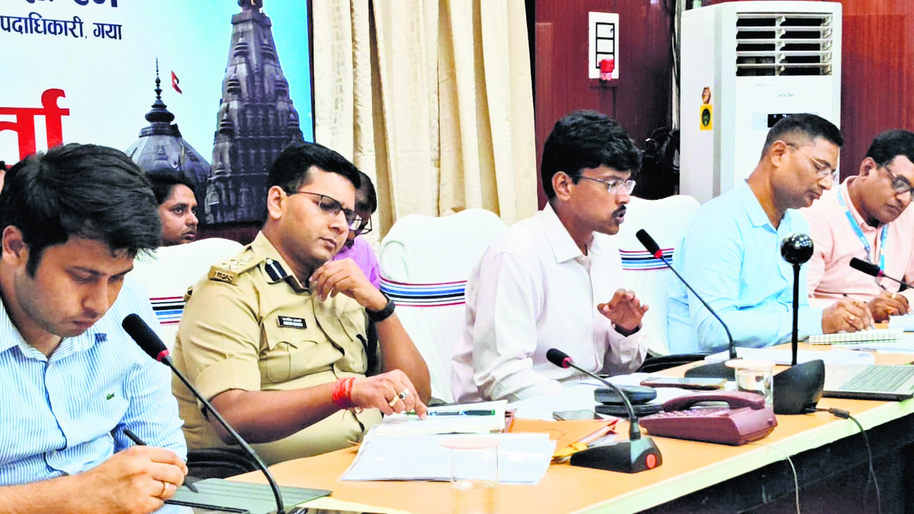 Gaya News : जिले के पूजा पंडालों की सेफ्टी की होगी जांच