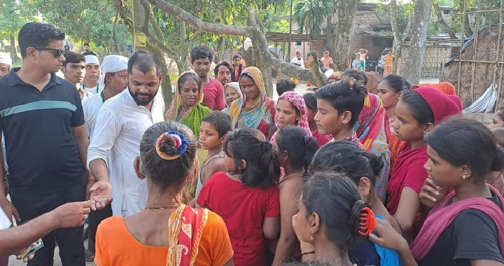 स्मार्ट मीटर लगाने का विरोध कर रहे कन्हैयाबाड़ी के दुकानदार