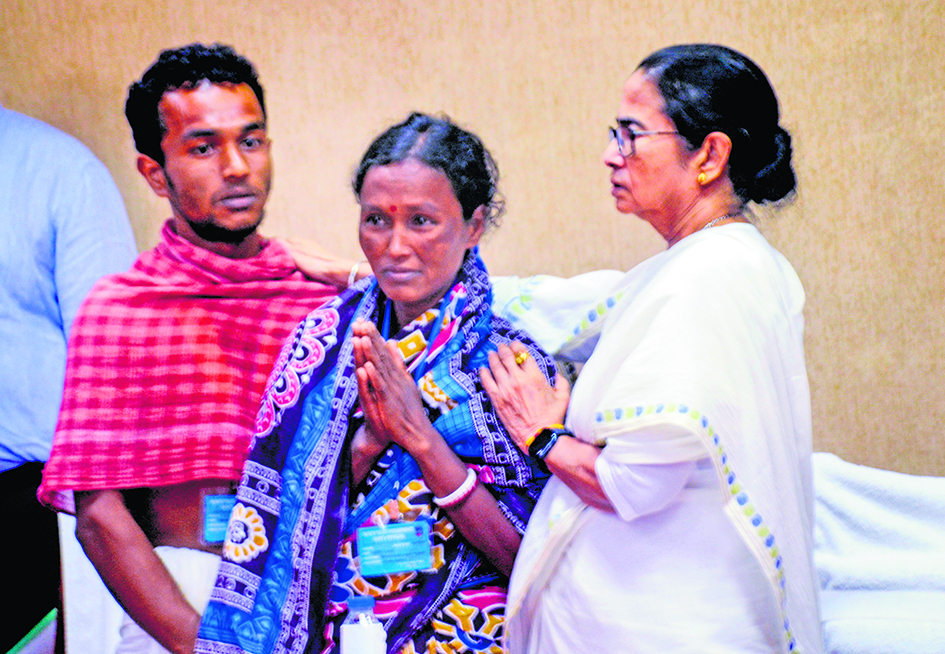 उत्तर बंगाल में बाढ़ की स्थिति गंभीर, केंद्र सरकार नहीं कर रही है मदद :मुख्यमंत्री