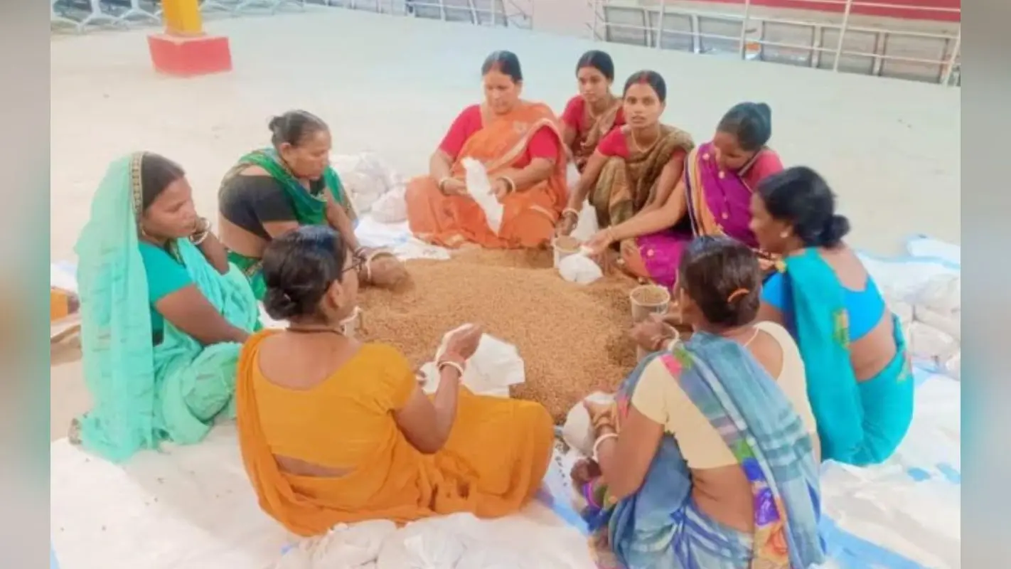 Vande Bharat: औरंगाबाद को मिली वंदे भारत की सौगात, सोननगर जंक्शन से सांसद व विधायक ने दिखायी हरी झंडी