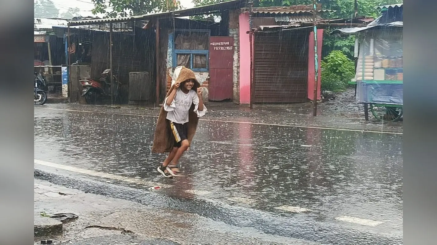 Jharkhand Weather Alert: झारखंड में झमाझम बारिश, वज्रपात का अलर्ट, कब से होगी भारी बारिश?