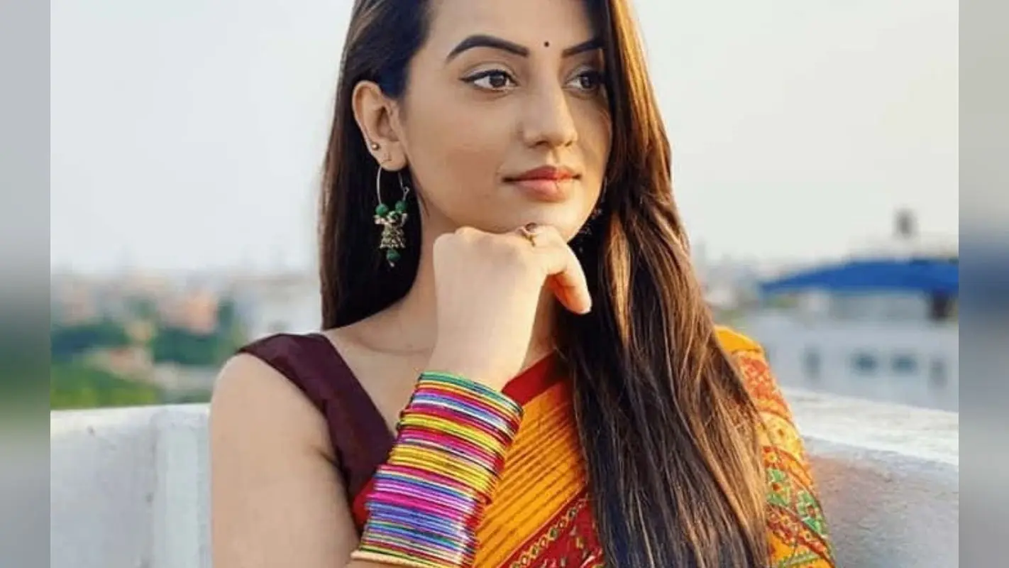 भोजपुरी अभिनेत्री अक्षरा सिंह से अपराधियों ने मांगे 50 लाख, नहीं देने पर दी जान से मारने की धमकी