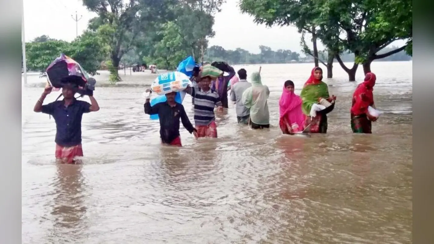 Bihar Flood: प्रकृति मचा रही तांडव, तेजी से बढ़ रहा गंगा का जलस्तर, सरकारी राहत के इंतजार में लोग