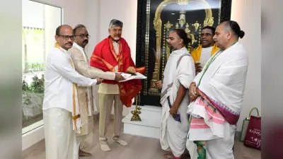Tirupati Laddu Controversy: तिरुपति लड्डू विवाद की जांच के लिए SIT, मंदिरों के लिए SOP जारी करेगी नायडू सरकार