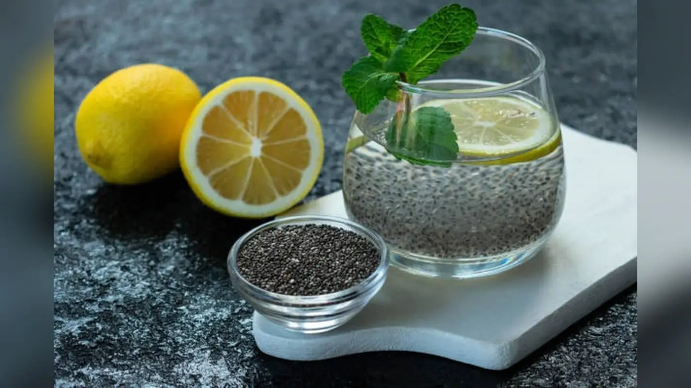 Chia Seeds Benefits: सुपरफूड है चिया सीड्स, ऐसे करें अपनी डाइट में शामिल, जानें इसके फायदें