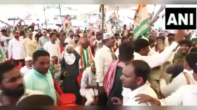 Congress Maarpeet: प्रयागराज में कांग्रेस कार्यकर्ताओं में जमकर मारपीट, खूब चले लात घूंसे