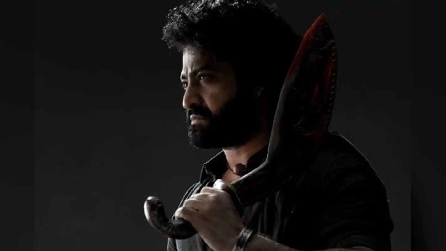 Devara: ये 3 सवाल देंगे जवाब, क्या जूनियर एनटीआर की फिल्म होगी इस साल की सबसे बड़ी मास एंटरटेनर