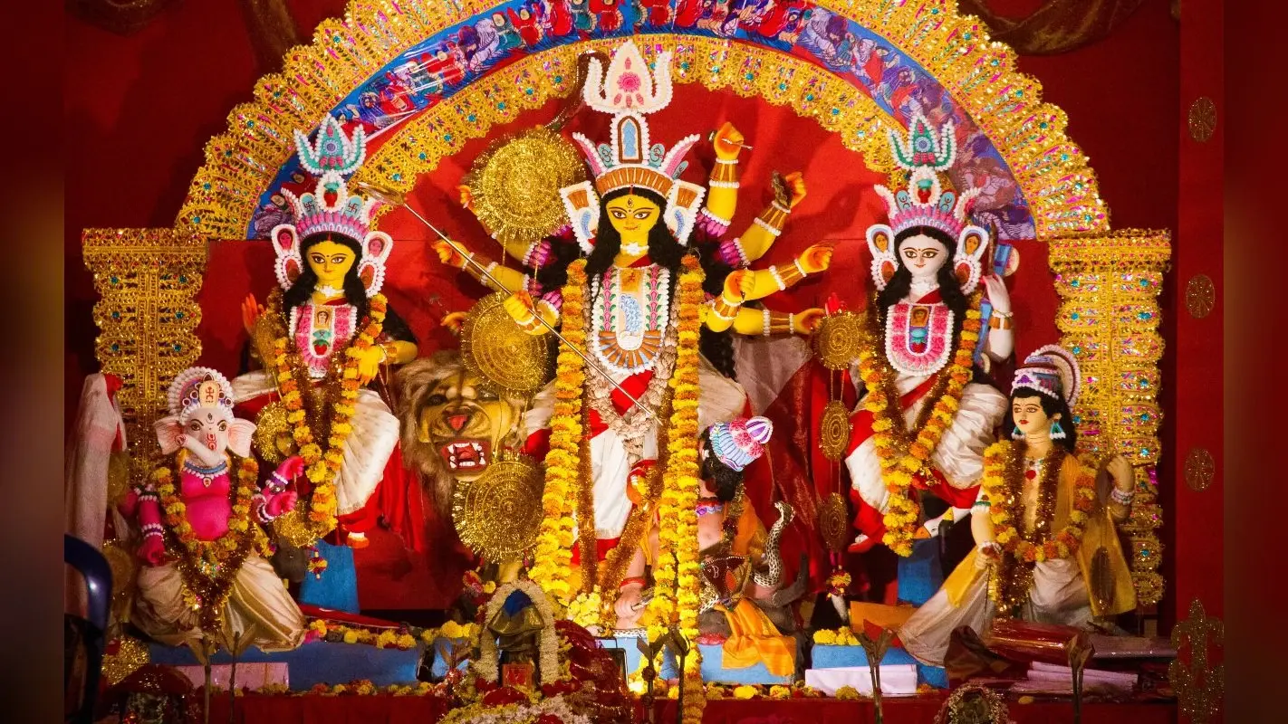 बांग्लादेश में मुस्लिम चरमपंथियों ने हिंदुओं को दी धमकी, कहा- दुर्गा पूजा करना है तो 5 लाख दो
