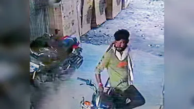 Samastipur News:Crime News:सीसीटीवी कैमरे में कैद हुई बाइक चोरी की तस्वीर, पुलिस से शिकायत