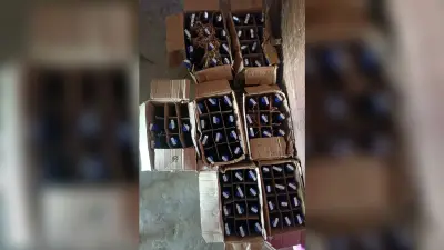60 लीटर अंग्रेजी शराब के साथ दो तस्कर गिरफ्तार