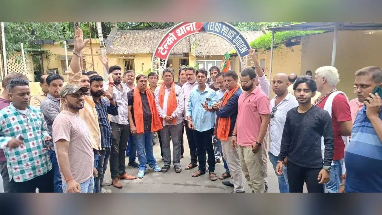 टाटानगर स्टेशन पर घूम रहे दो युवकों ने तलाशी लेते ही चौंक गयी जीआरपी