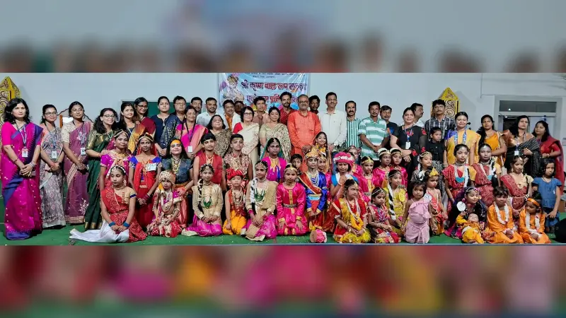 प्रतियोगिता में कृष्ण व राधा का रूप धरे बाल प्रतिभागियों ने मन मोहा