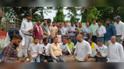 यूट्यूबर के साथ मारपीट के विरोध में दिया धरना