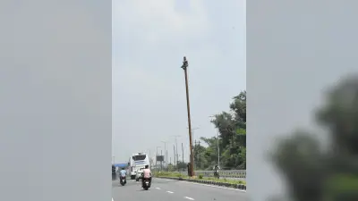यह तो हद है : नियमों का उल्लंघन कर कामगारों की जिंदगी से खेल रहे ठेकेदार