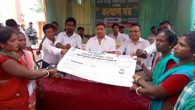 सखी मंडल के बीच 12.50 लाख का ऋण वितरित