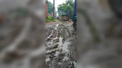 योजना की राशि निकासी कर नहीं बनायी नाली