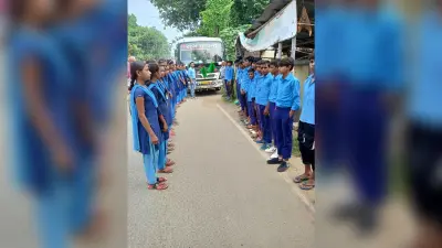 खेलकूद प्रतियोगिता में भाग लेने वाले छात्र रवाना