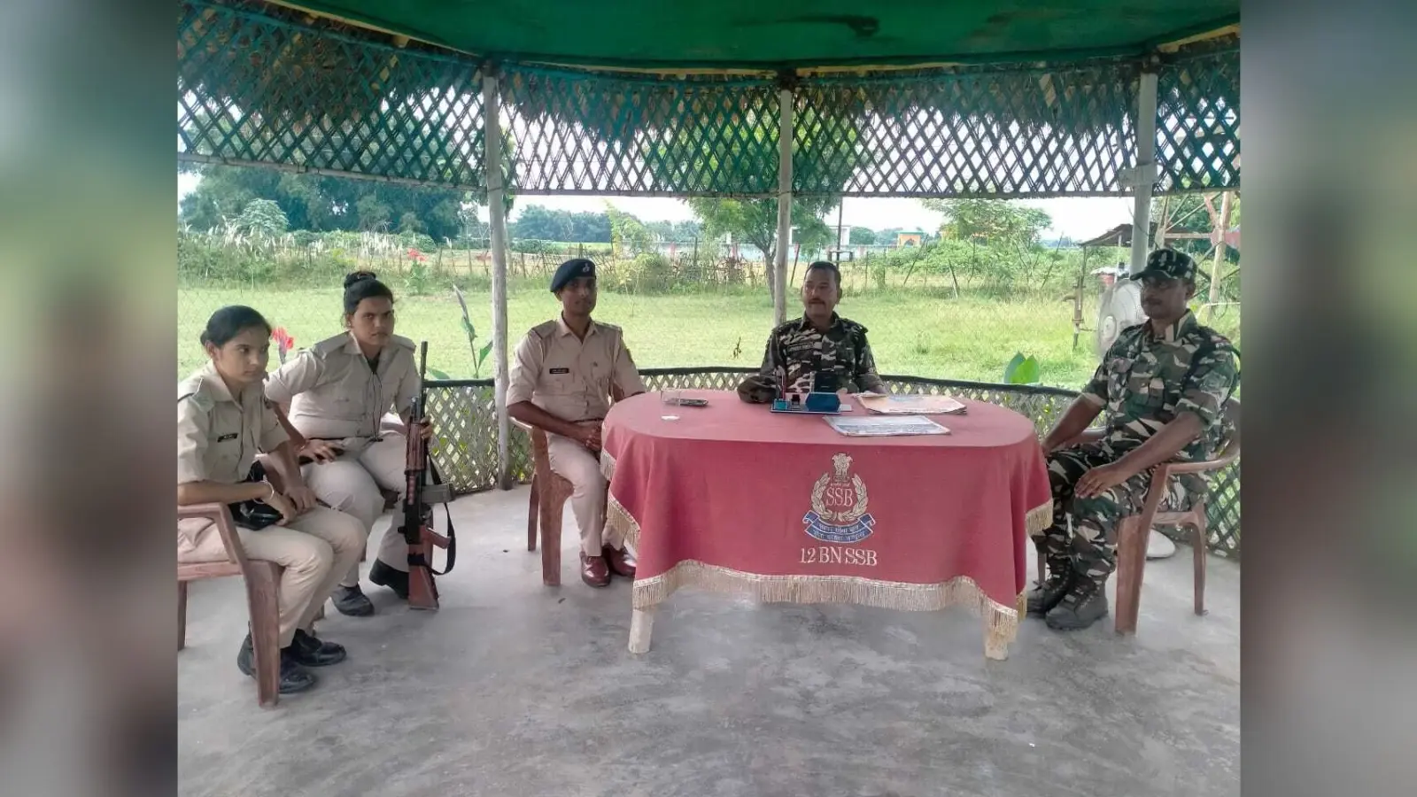 एसएसबी व दिघलबैंक पुलिस ने की बैठक, अवैध घुसपैठ व असामाजिक तत्वों की रोकथाम के उपायों पर हुई चर्चा
