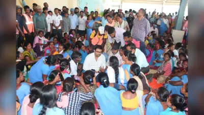 ओके<bha>—</bha>– निगम के सुपरवाइजर काम पर लौटे, पर सफाईकर्मियों की हड़ताल जारी