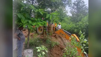 Giridih News: कोयला तस्करों के खिलाफ चला छापामारी अभियान, तीन बाइक जब्त