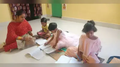 Rourkela News : रेलनगरी बंडामुंडा में शिक्षा की अलख जगा रहीं दिव्यांग रीना रॉय
