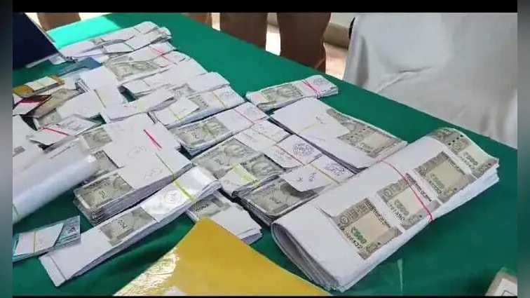 किराना दुकान में चल रहा था जाली नोट छापने का कारखाना
