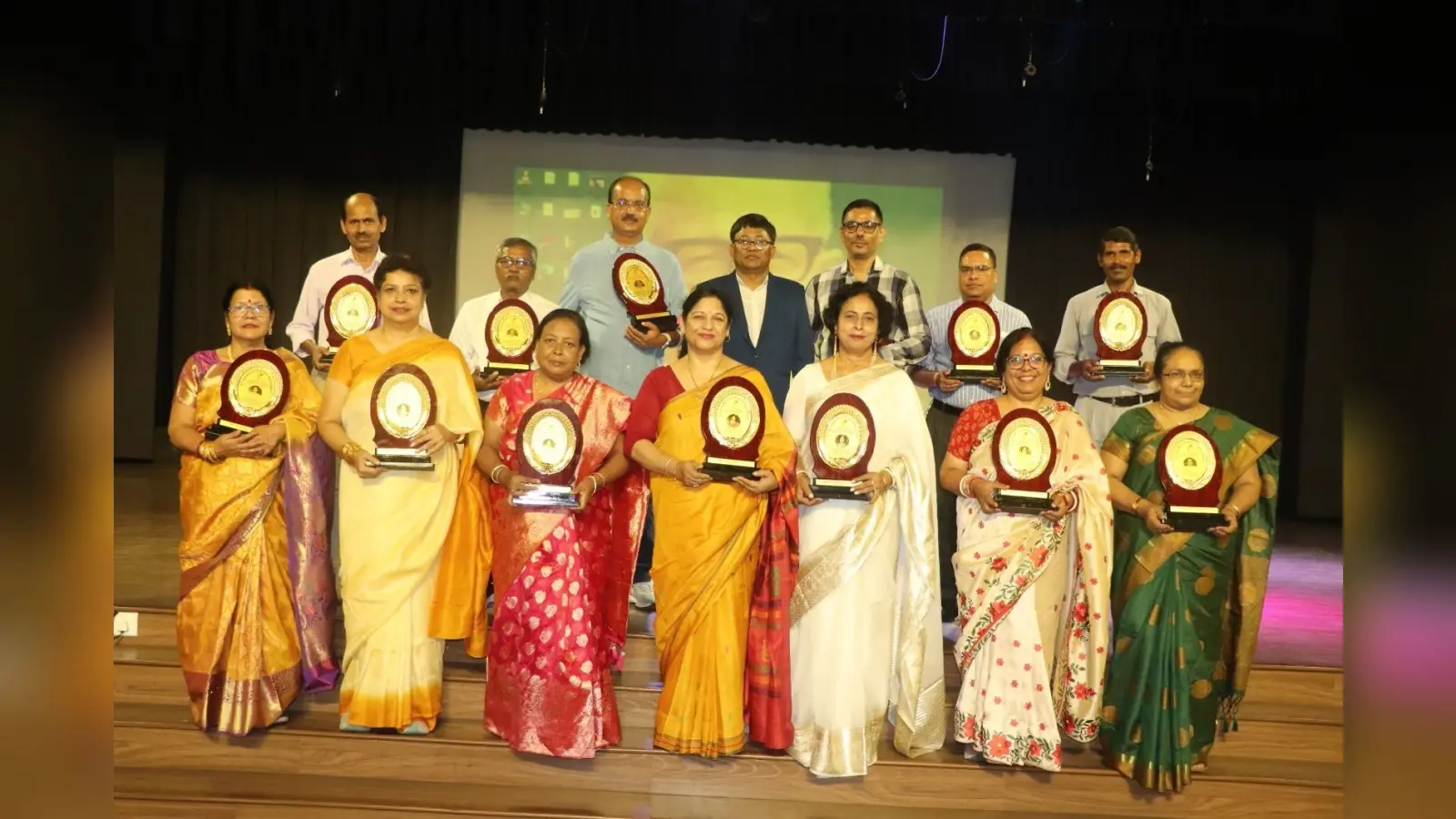 संत जेवियर स्कूल के शिक्षक हुए सम्मानित