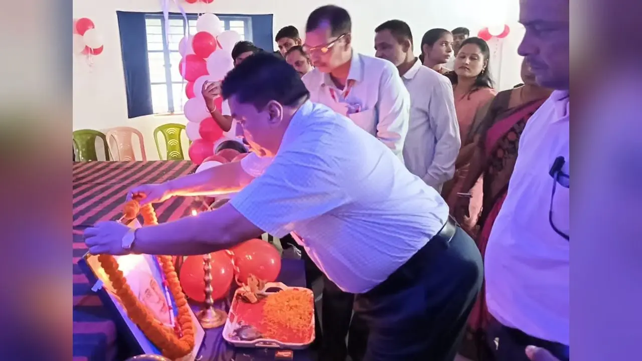 माउंट कॉर्मेल इंग्लिश स्कूल परोरा में शिक्षक दिवस मना