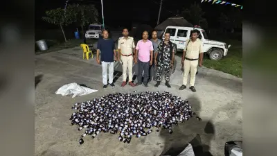 1400 बोतल कोडिनयुक्त प्रतिबंधित सिरफ के साथ तीन गिरफ्तार, वाहन जब्त