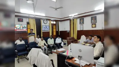 सितंबर माह में हर हाल में सोलर स्ट्रीट लगाने का कार्य करें पूरा : डीएम