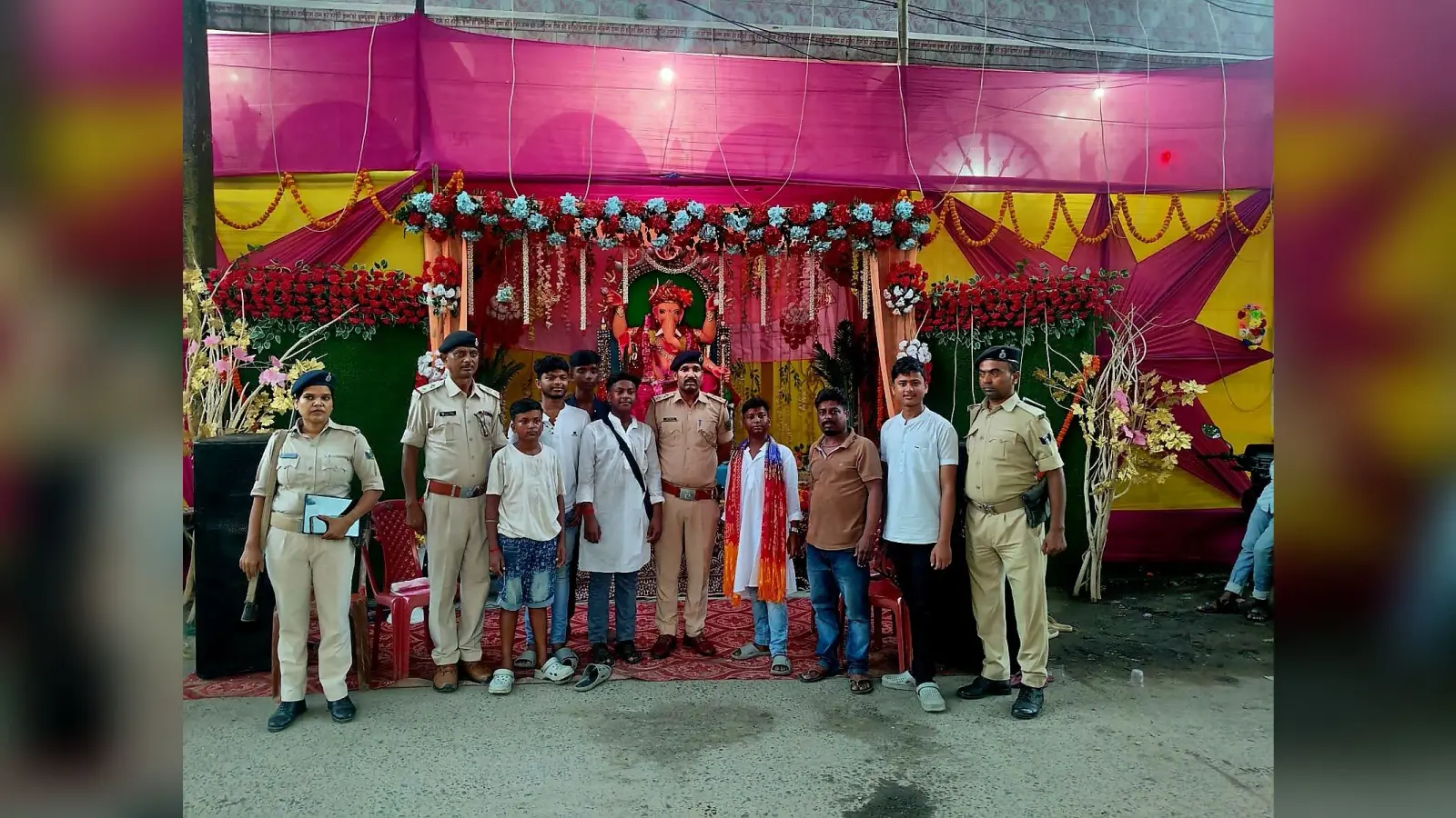 हर तरफ गूंज रहा गणपति बप्पा मोरया