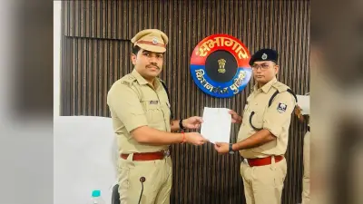 जिले के 15 पुलिस पदाधिकारियों व 7 कांस्टेबल को एसपी ने किया सम्मानित