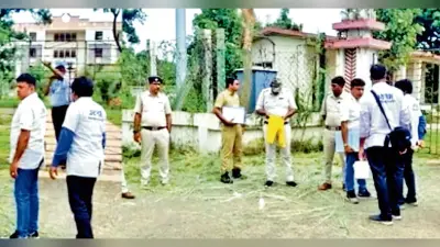 आम्रपाली हॉस्टल में फोरेंसिक टीम ने की जांच