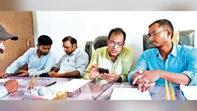 chhapra news : जमीन सर्वेक्षण कार्य की धीमी गति को लेकर की गयी समीक्षा