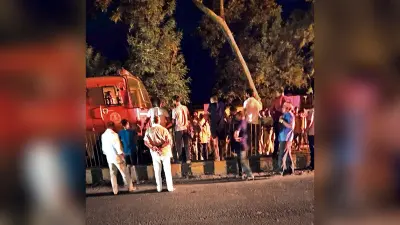 ट्रक की चपेट में आने से बाइक सवार युवक की मौत, एक घायल