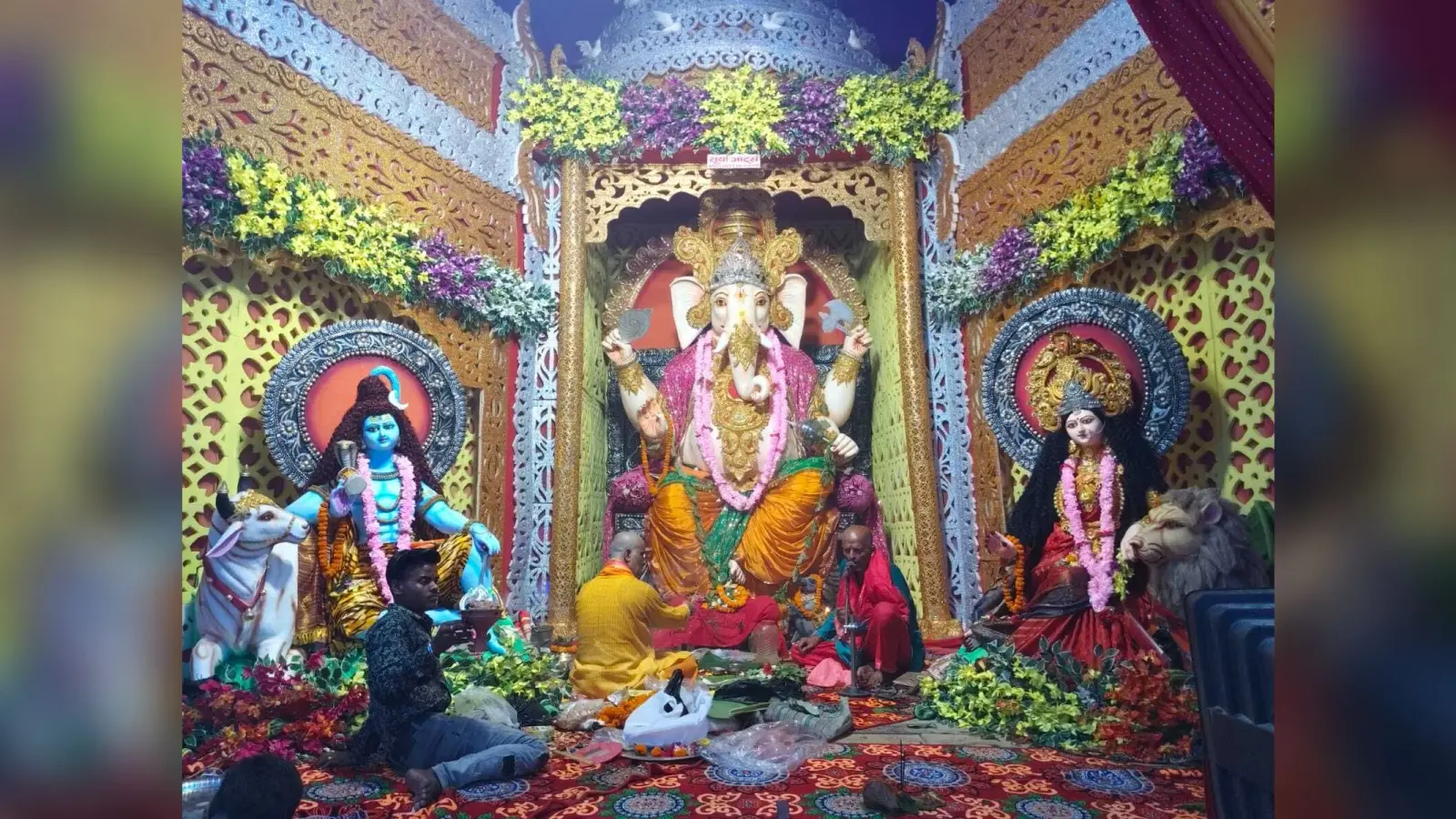 Madhubani News. भक्तिभाव से दूसरे दिन भी हुई भगवान गणेश की आराधना
