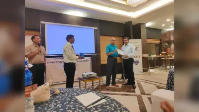 Jamshedpur News : ग्लूकोमा में दवा डालना छोड़ देना बन सकता है अंधेपन का कारण : डॉ अजय