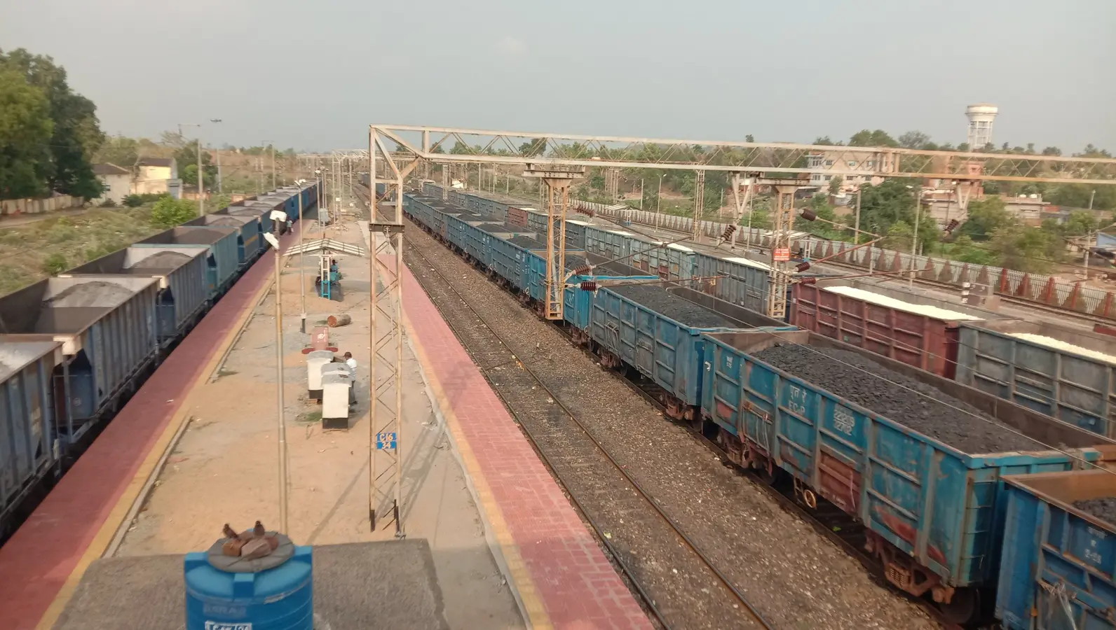 चंद्रपुरा स्टेशन में दिनदहाड़े फायरिंग