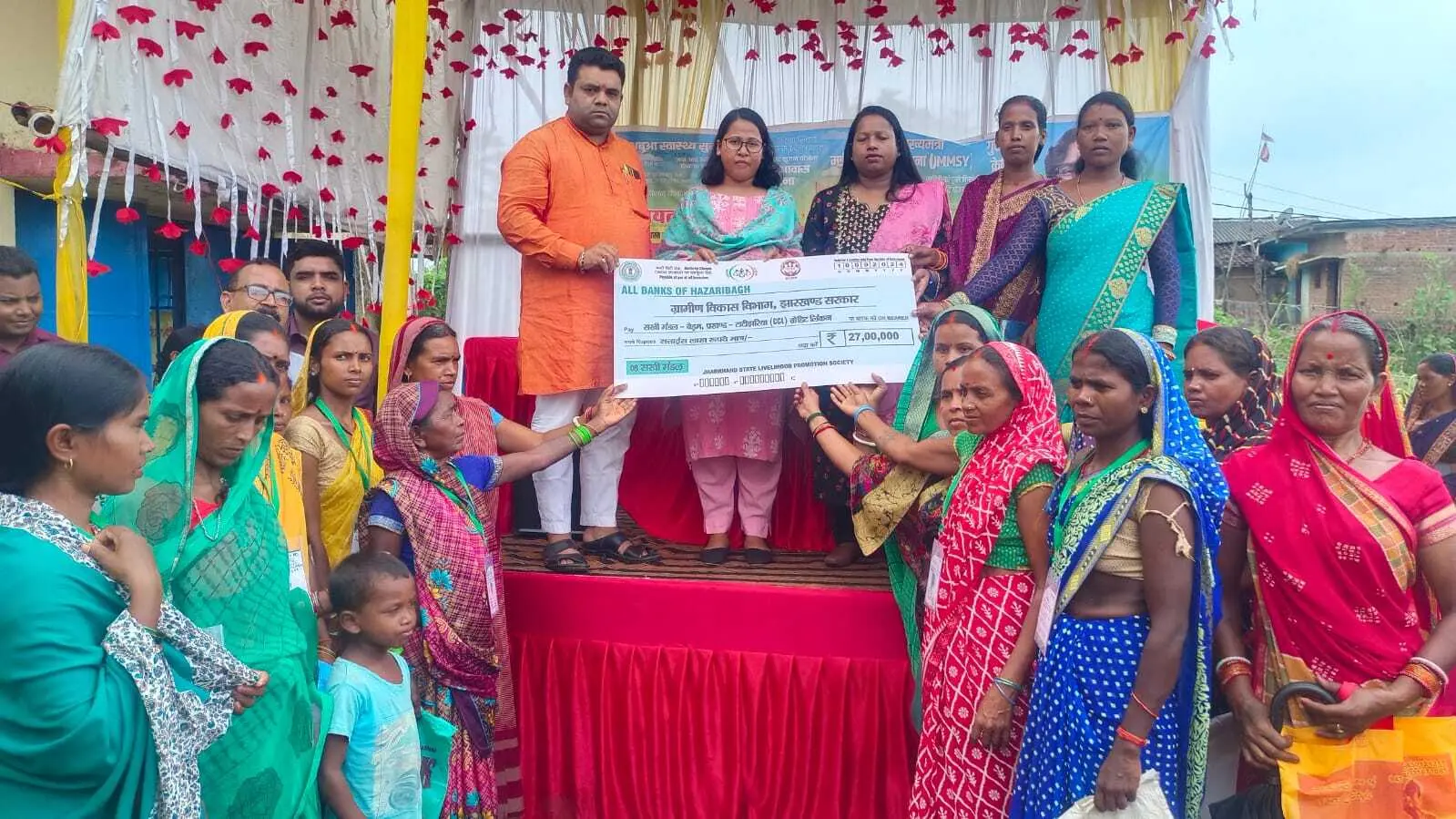 बेडम पंचायत शिविर में परिसंपत्तियों का वितरण