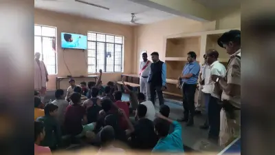 डीएम ने सभी किशोरों को अपने जीवन में सुधार के लिए पढ़ाई, स्किल डेवलपमेंट पर ध्यान देने को कहा