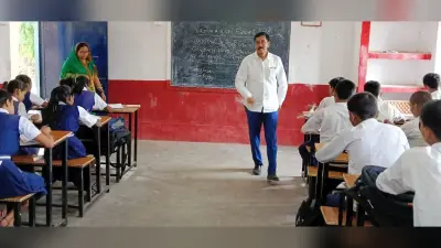 डीइओ ने विद्यालय का किया औचक निरीक्षण, दिये कई निर्देश