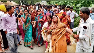 saran news. ट्रक से कुचलकर इंटर की छात्रा की मौत, विरोध में सड़क जाम