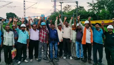 सप्लाई मजदूरों ने शुरू किया टूल डाउन आंदोलन