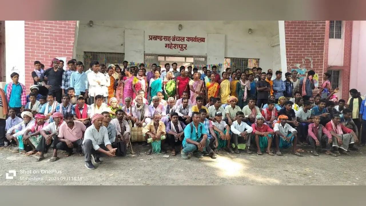 छक्कूधाड़ा की मुखिया व उपमुखिया के खिलाफ ग्रामीणों ने बीडीओ से की शिकायत