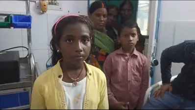एमडीएम खाने से आधा दर्जन बच्चों की बिगड़ी तबीयत, सदर अस्पताल में भर्ती