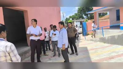 Darbhanga News: अनियमितताओं को लेकर निदेशक ने स्कूल प्रधानों को लगायी फटकार
