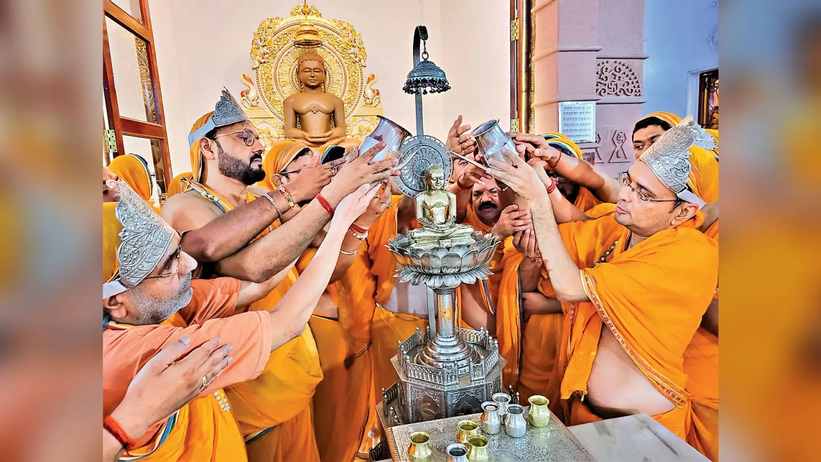 RANCHI NEWS : जिसका मन स्वच्छ हो गया, उसमें लोभ और विकार नहीं आ सकते : पंडित निखिल जैन