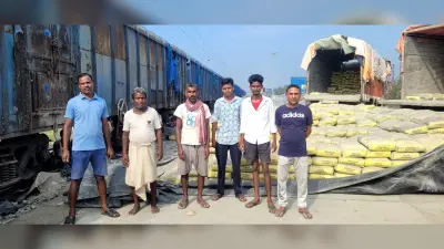 मोहनपुर रैक प्वाइंट के मजदूरों ने किया प्रदर्शन, मांगी मजदूरी