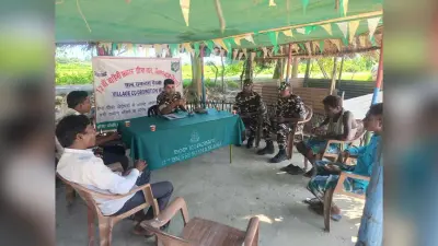 एसएसबी अधिकारियों ने ग्रामीणों के साथ की बैठक, बच्चियों को स्कूल भेजने पर दिया बल